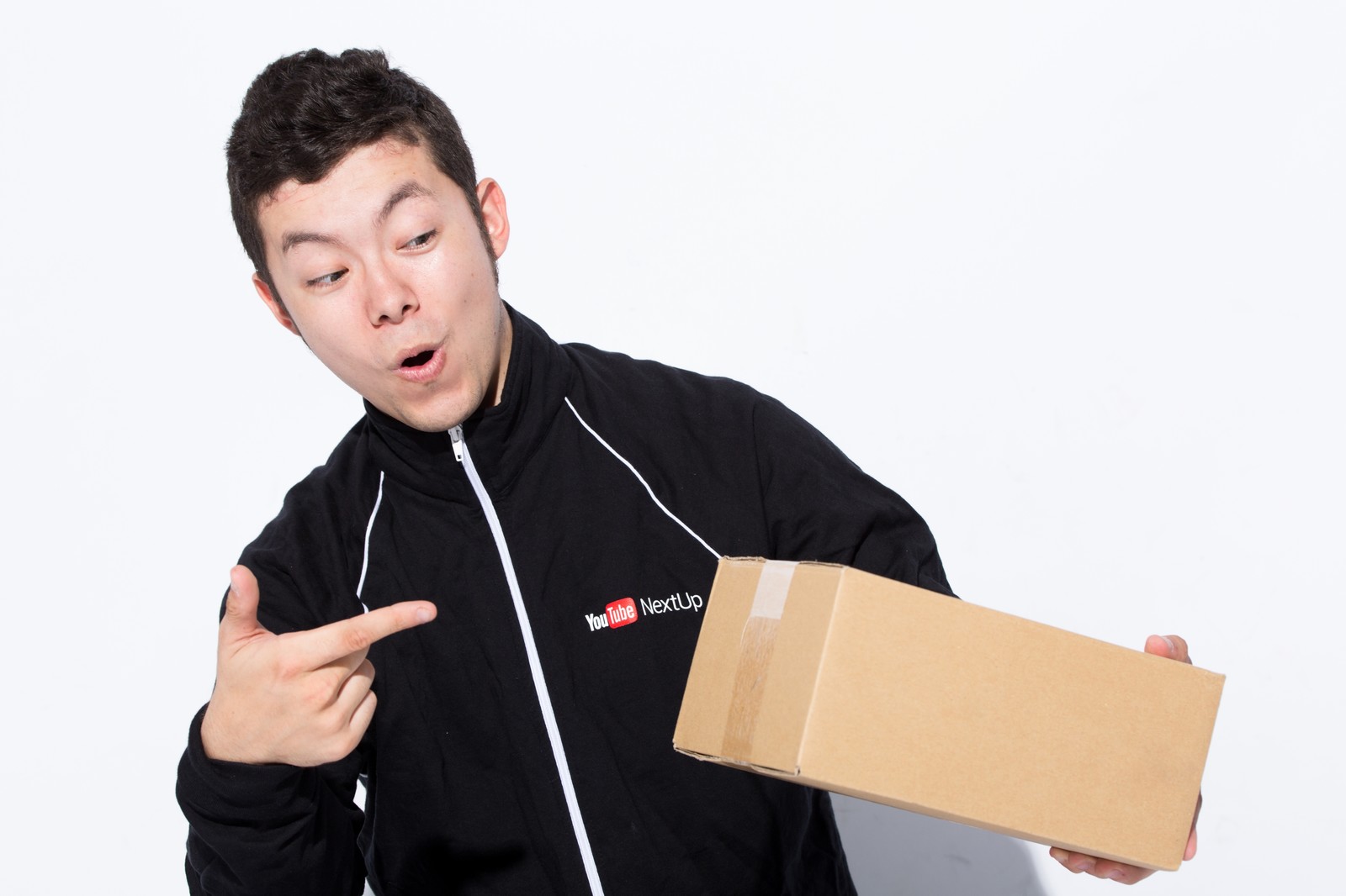 日本からベトナムへ翌日届く